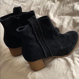 ♥️Coconuts by Matisse. Sz 7.5 Black suede heeled boots Worn once! Gorgeous